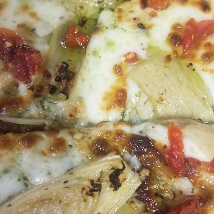 Looks Med to Me Pizza.